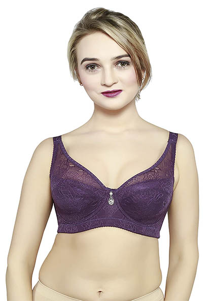girl wearing True Curv Padded Wired Full Coverage T-Shirt Bra in D-Cup Size | Lovebird